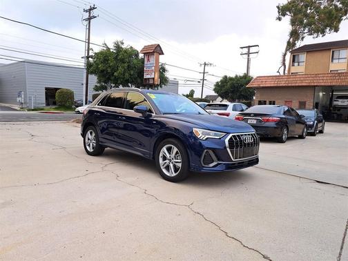 2023 Audi Q3 Premium 45 TFSI S line quattro Tiptronic