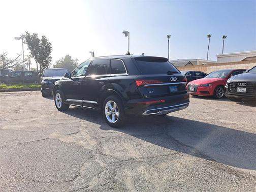 2023 Audi Q7 45 Premium