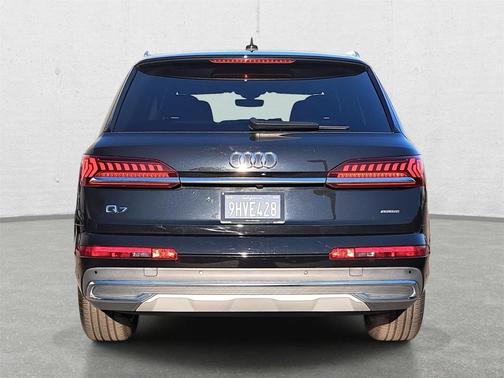 2023 Audi Q7 45 Premium