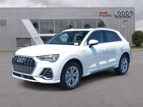 2025 Audi Q3 Premium 45 TFSI S line quattro Tiptronic