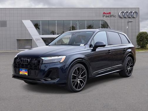 2025 Audi Q7 55 Premium Plus