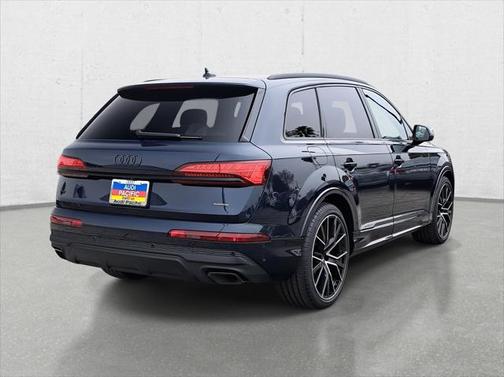 2025 Audi Q7 55 Premium Plus