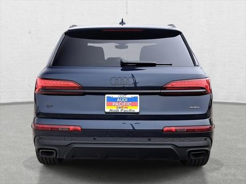 2025 Audi Q7 55 Premium Plus