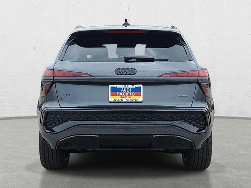 Daytona Gray Pearl Effect 2026 Audi Q3 TFSI quattro S tronic