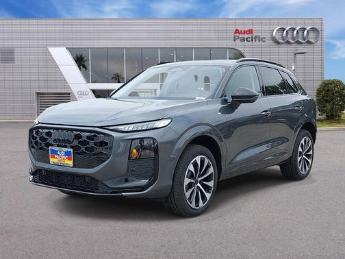 Daytona Gray Pearl Effect 2026 Audi Q3 TFSI quattro S tronic