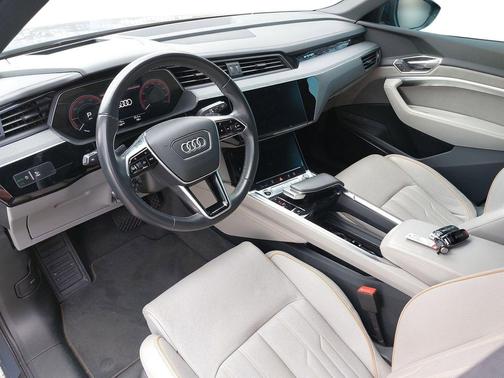 Magnet Gray 2024 Audi Q8 e-tron Prestige