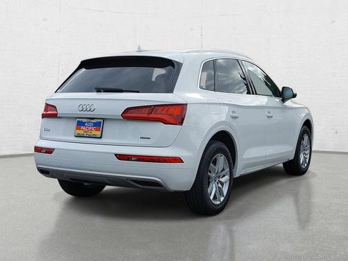 Ibis White 2020 Audi Q5 45 Premium