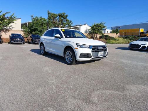 Ibis White 2020 Audi Q5 45 Premium