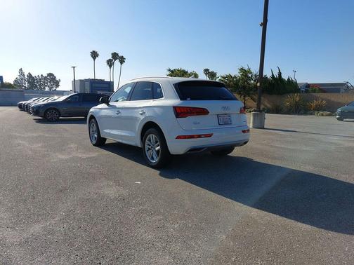 Ibis White 2020 Audi Q5 45 Premium