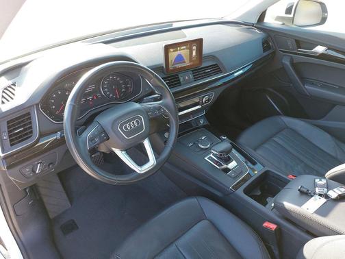 Ibis White 2020 Audi Q5 45 Premium