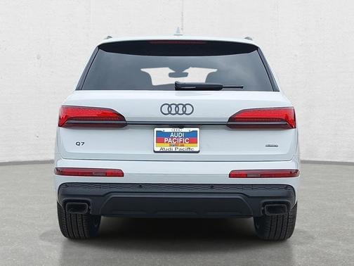 Glacier White Metallic 2026 Audi Q7 45 Premium Plus
