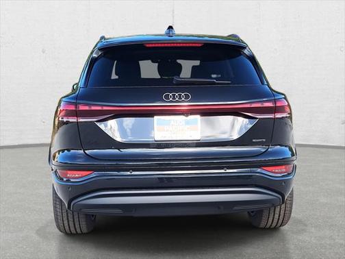 2025 Audi Q6 e-tron Premium quattro