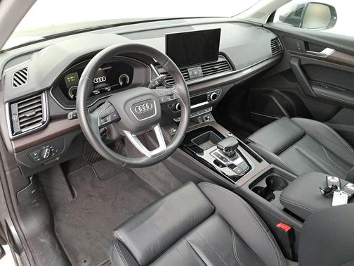 Daytona Gray Pearl Effect 2023 Audi Q5 e 55 S line Premium Plus