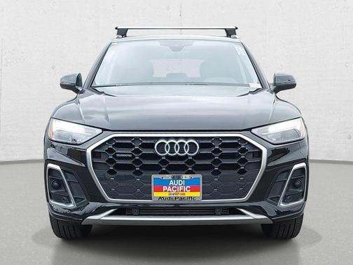 Mythos Black Metallic 2024 Audi Q5 45 S line Premium