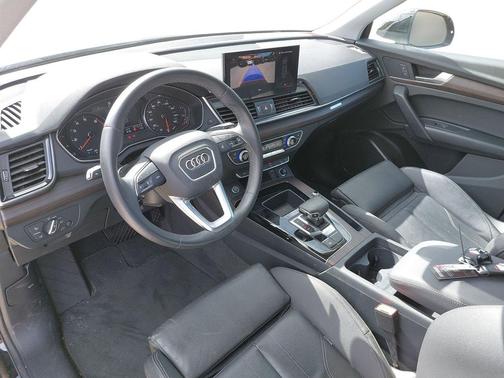 Mythos Black Metallic 2024 Audi Q5 45 S line Premium