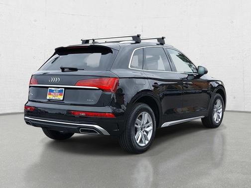 Mythos Black Metallic 2024 Audi Q5 45 S line Premium
