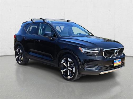 2019 Volvo XC40 T5 Momentum