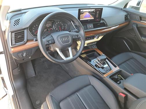 2023 Audi Q5 40 Premium