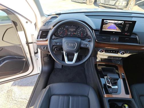 2023 Audi Q5 40 Premium
