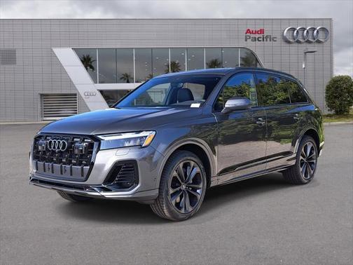 2025 Audi Q7 55 Premium Plus