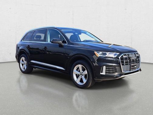 2023 Audi Q7 45 Premium Plus