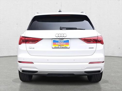 2022 Audi Q3 40 Premium