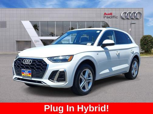 Glacier White Metallic 2024 Audi Q5 e 55 S line Premium Plus