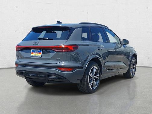 Magnet Gray 2027 Audi Q6 e-tron Premium Plus quattro