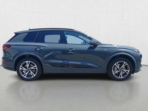 Magnet Gray 2027 Audi Q6 e-tron Premium Plus quattro