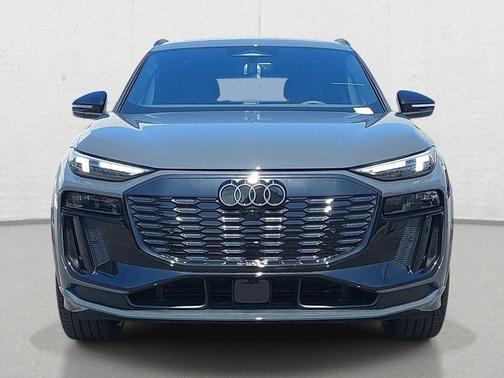 Magnet Gray 2027 Audi Q6 e-tron Premium Plus quattro