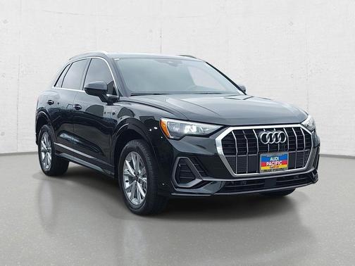 Mythos Black Metallic 2022 Audi Q3 45 S line Premium