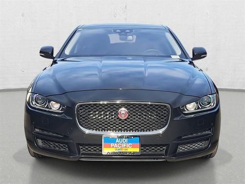 2018 Jaguar XE 30t Prestige
