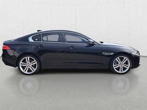 2018 Jaguar XE 30t Prestige