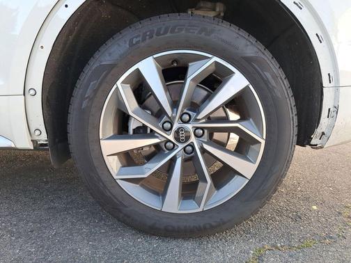 2023 Audi Q5 45 S line Premium Plus