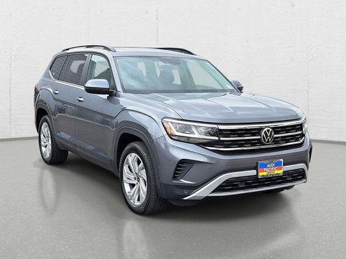 Platinum Gray Metallic 2022 Volkswagen Atlas 2.0T SE w/Technology 4MOTION