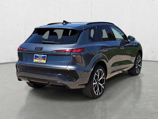 Daytona Gray Pearl Effect 2026 Audi Q3 TFSI quattro S tronic