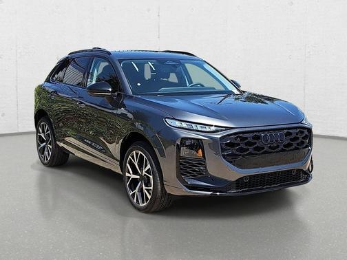Daytona Gray Pearl Effect 2026 Audi Q3 TFSI quattro S tronic