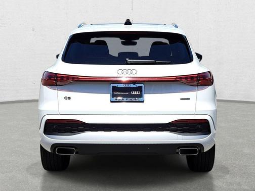 Glacier White Metallic 2025 Audi Q5 Premium Plus TFSI quattro S tronic