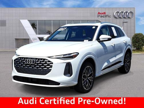 Glacier White Metallic 2025 Audi Q5 Premium Plus TFSI quattro S tronic