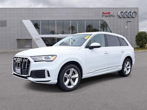 2023 Audi Q7 45 Premium Plus