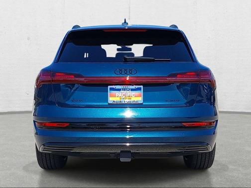 Galaxy Blue Metallic 2023 Audi e-tron Premium Plus quattro