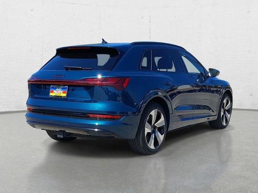 Galaxy Blue Metallic 2023 Audi e-tron Premium Plus quattro