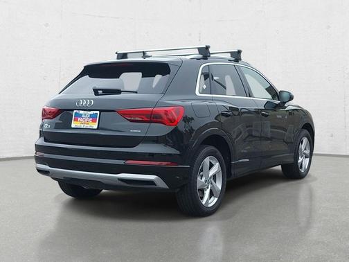 Mythos Black Metallic 2019 Audi Q3 2.0T Premium