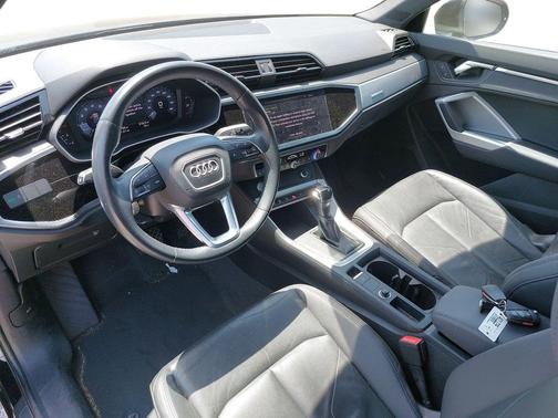 Mythos Black Metallic 2019 Audi Q3 2.0T Premium