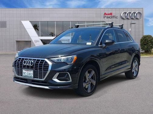 Mythos Black Metallic 2019 Audi Q3 2.0T Premium