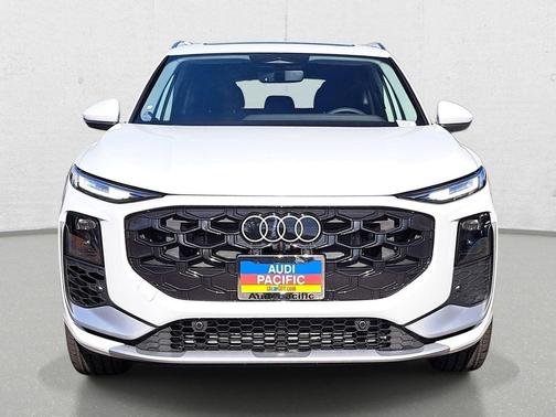 Glacier White Metallic 2026 Audi Q3 TFSI quattro S tronic