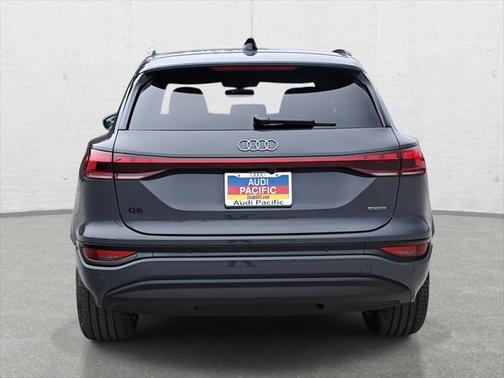 2025 Audi Q6 e-tron Premium Plus quattro