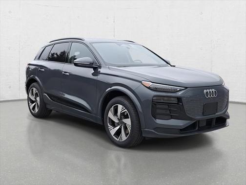 2025 Audi Q6 e-tron Premium Plus quattro