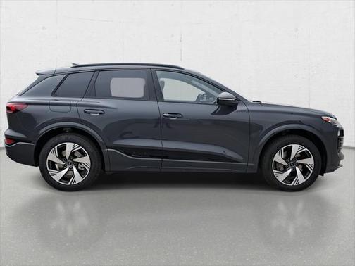 2025 Audi Q6 e-tron Premium Plus quattro