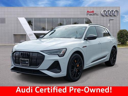 Glacier White Metallic 2023 Audi e-tron Premiumwe
